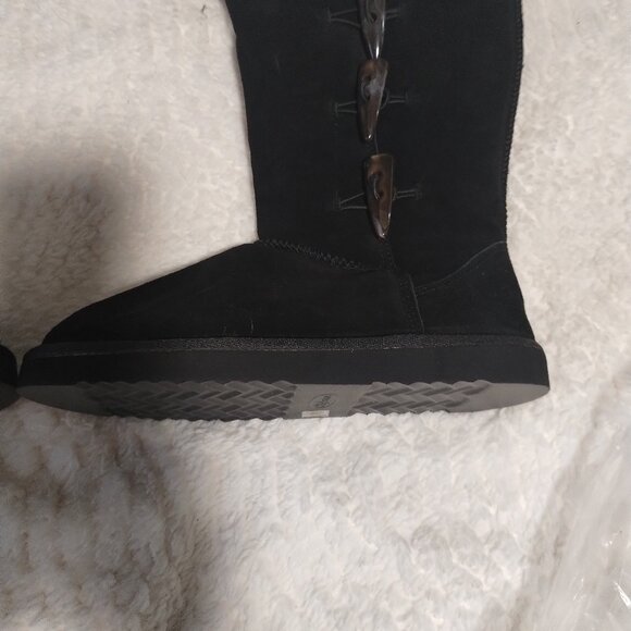 Brand new in the box very cute boots - Picture 1 of 3